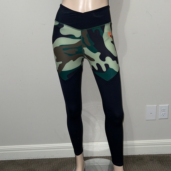 Firm Abs Camo Cargo Leggings S 
